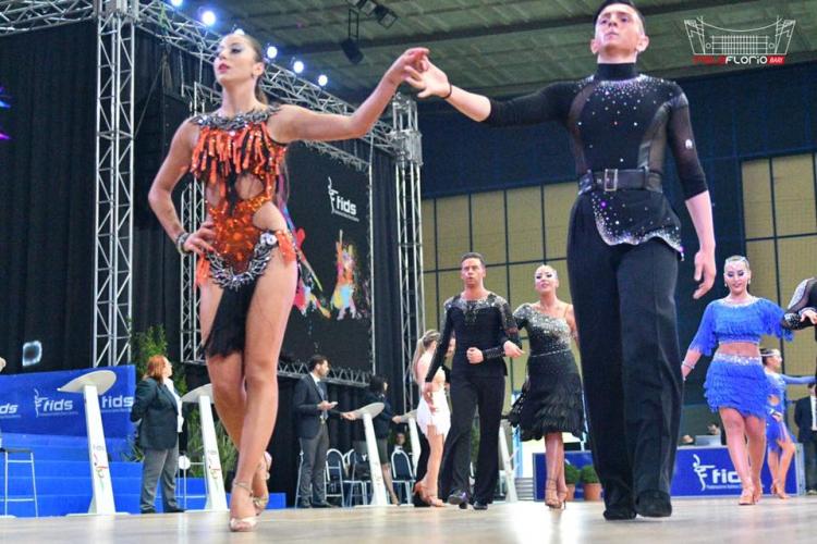 Si balla ancora al Palaflorio: in pista dame e cavalieri del campionato regionale FIDS